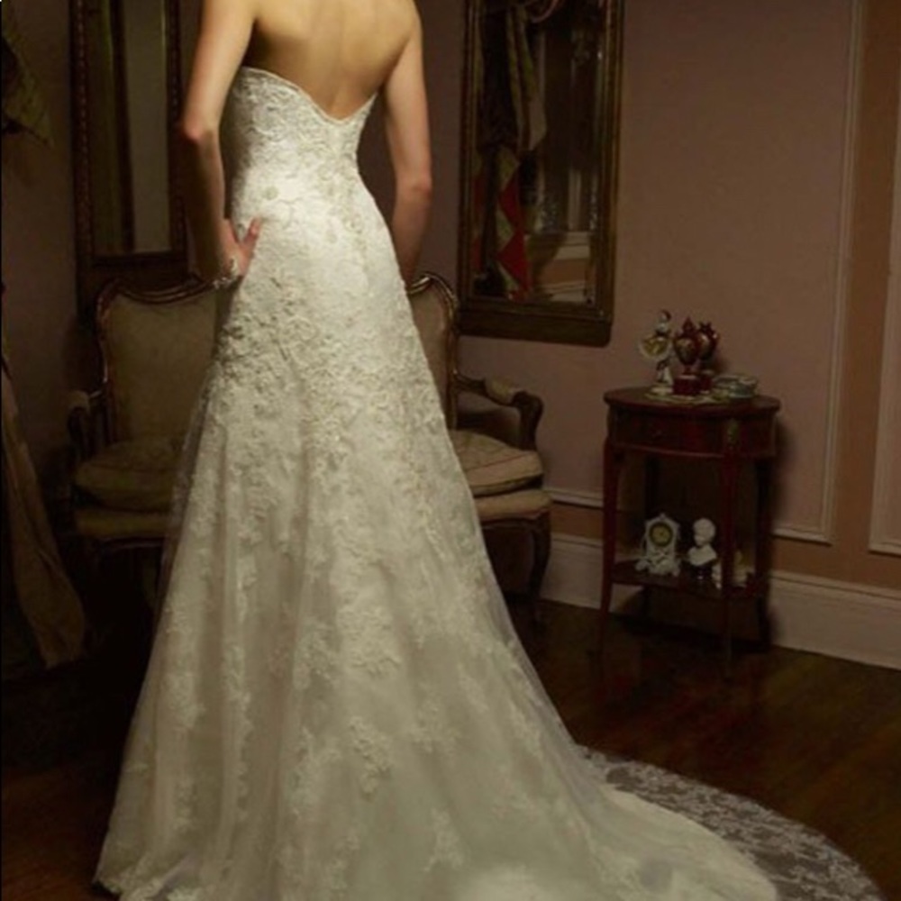 Casablanca 1827 wedding dress ivory. Size 8.